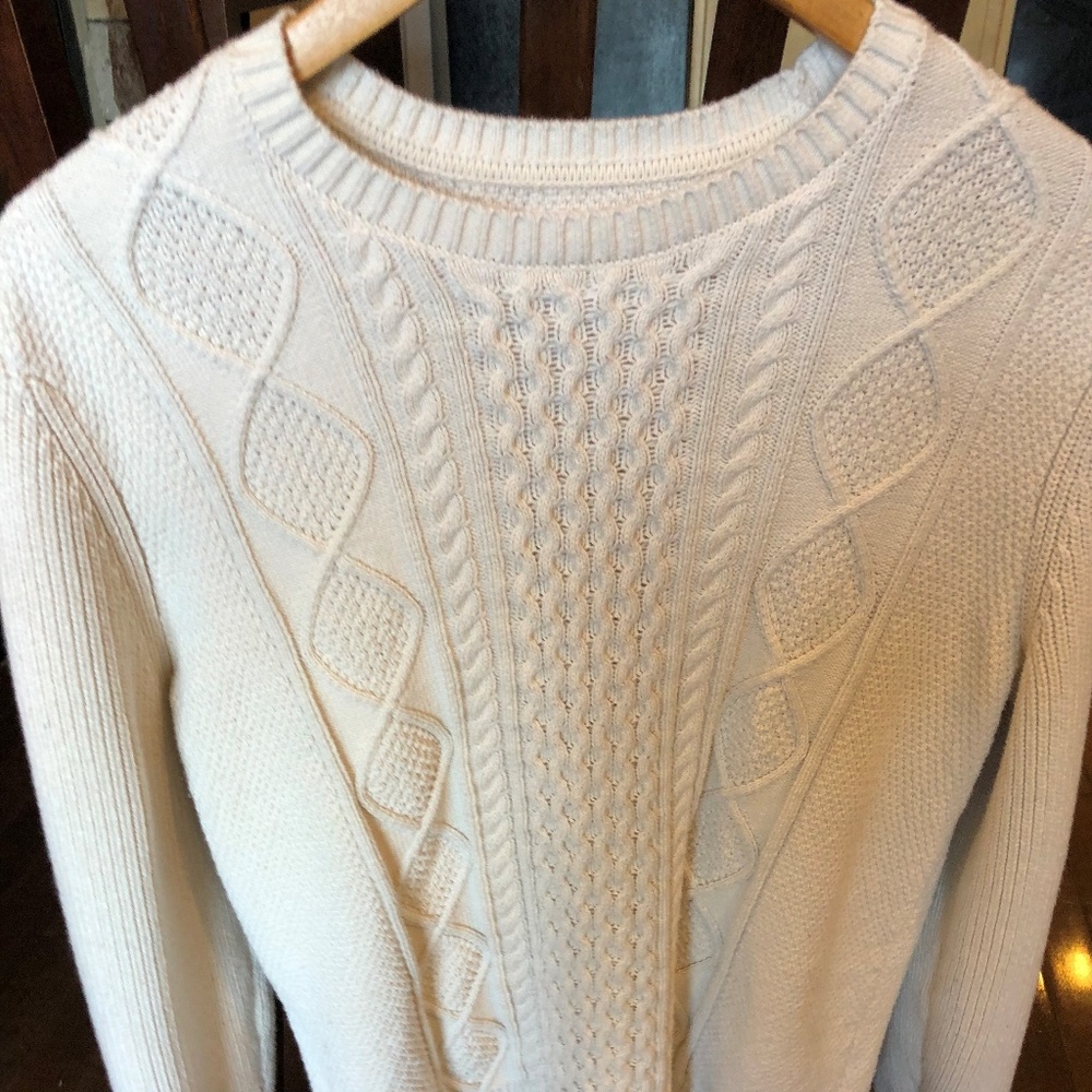 Gap Cable knit Crew Neck Sweater